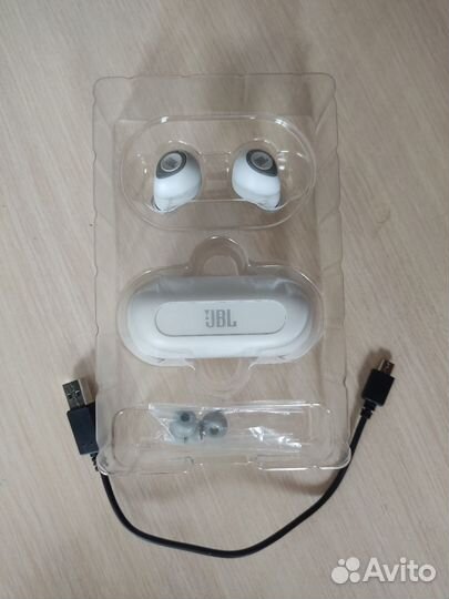 Беспроводные наушники JBL T100 TWS