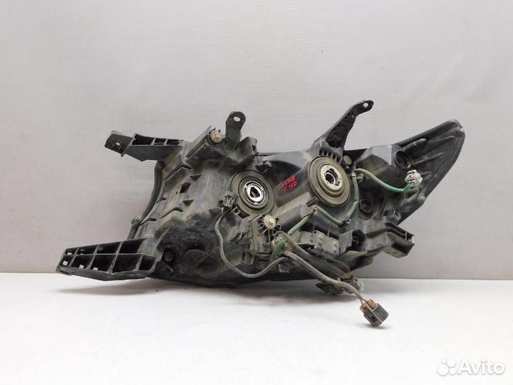 Фара правая Toyota Land Cruiser Prado