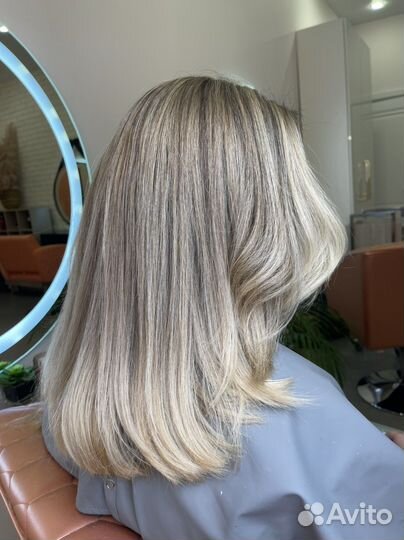 Модель на окрашивание волос