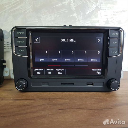 Штатная магнитола Volkswagen RCD370 PRO (330 340)