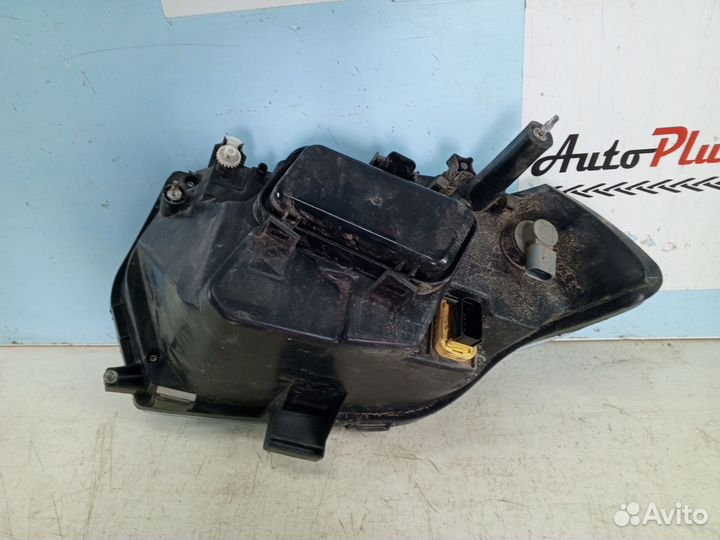 Фара передняя правая УАЗ Патриот с дхо