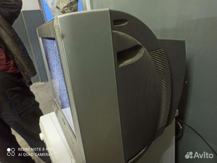 Телевизор Samsung Plano б/у