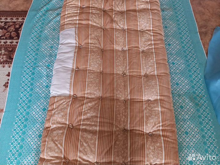 Матрас. Подушки. Одеяла. Постельное бельё