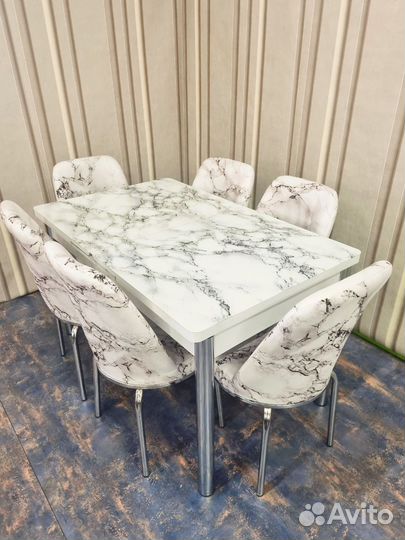 Раскладной стол и стулья