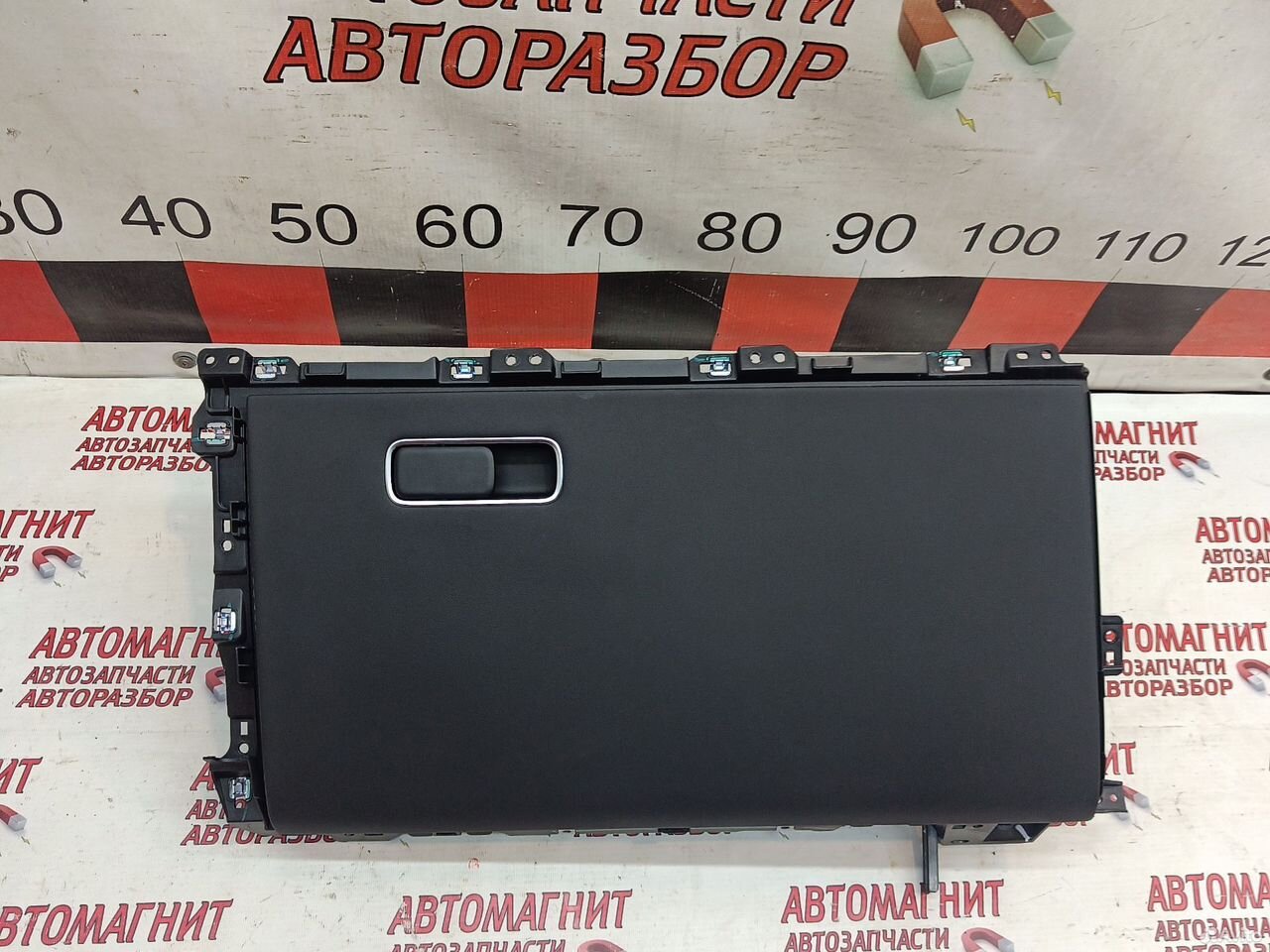 Бардачок крышка бардачка Lixiang L7