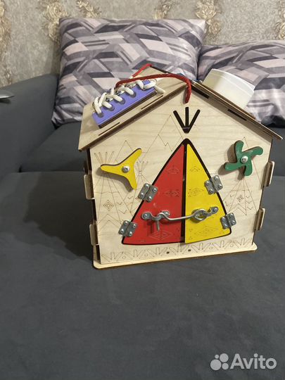 Бизиборд домик