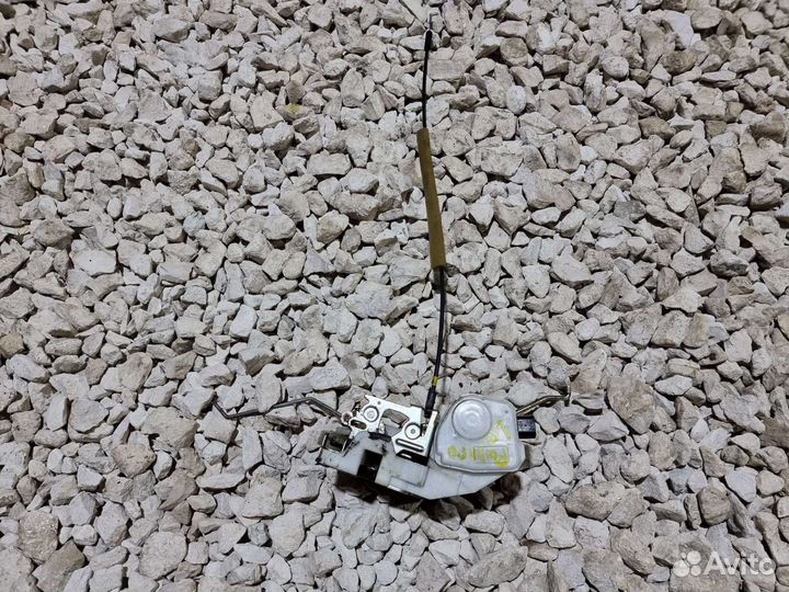 Замок двери Паджеро 4