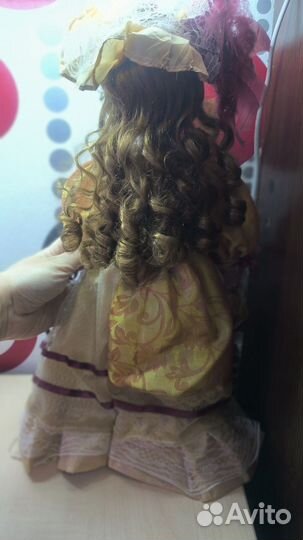 Фарфоровая интерьерная кукла