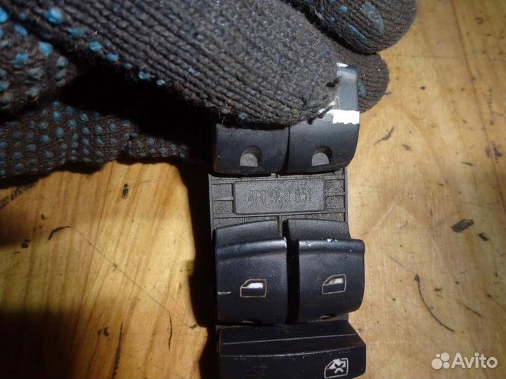 Блок управления стеклоподъемниками Audi A6 C6,4F