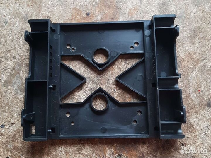 Крепление для жесткого диска и ссд