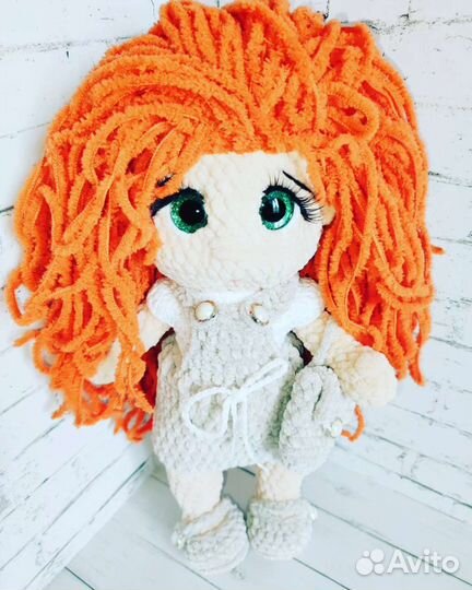 Кукла ручной работы с одеждой