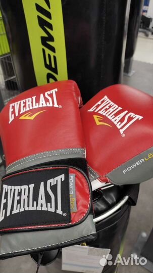 Боксерские перчатки 16 oz