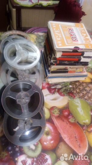 Ретро магнитофон с кассетами