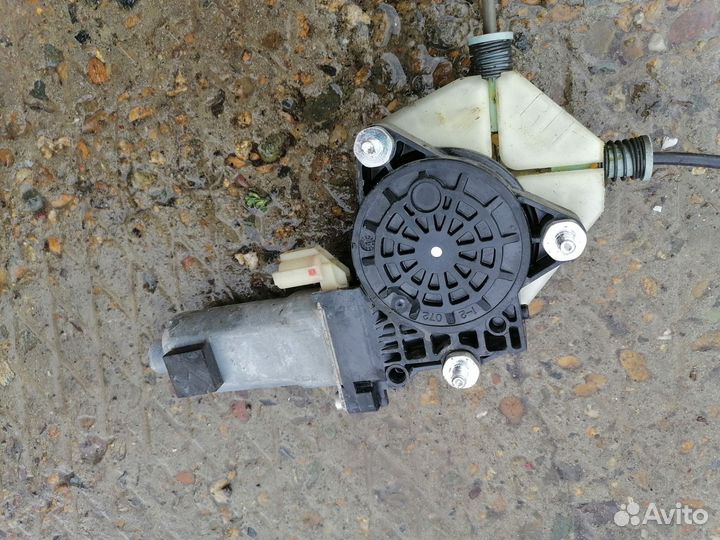 Стеклоподьемник правый хендай гранд старекс 2008г