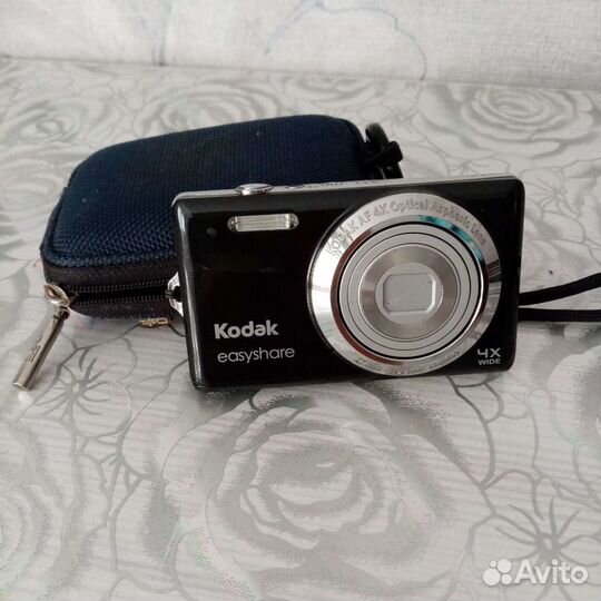 Компактный фотоаппарат