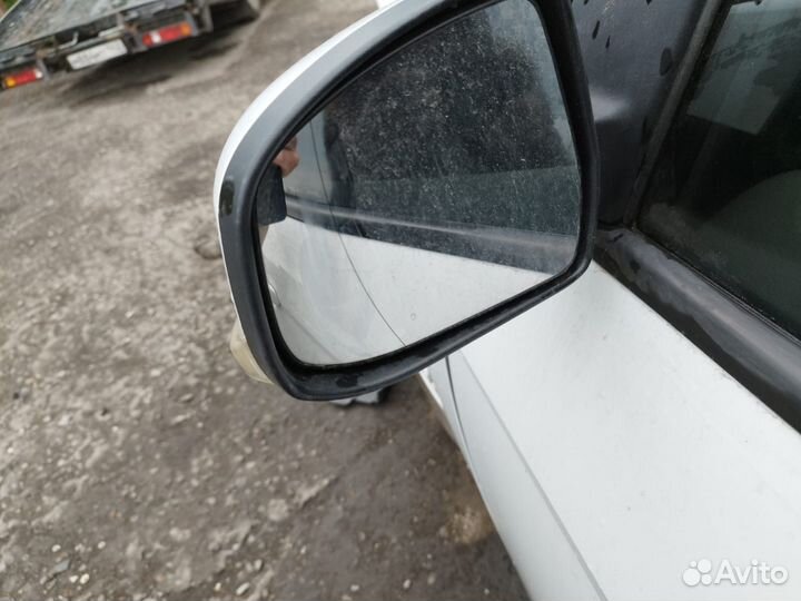 Зеркало заднего вида