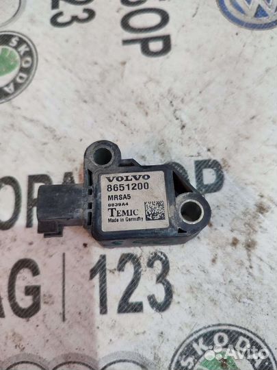 Датчик удара левый Volvo S40