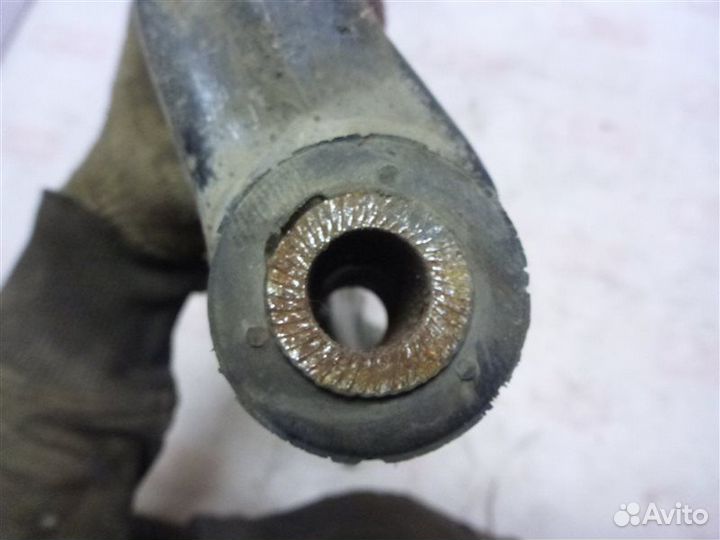 Рычаг подвески передний правый Toyota Auris E150