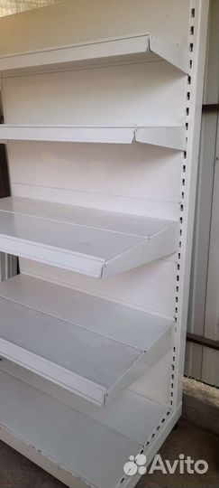 Стеллажи пристенные, островные