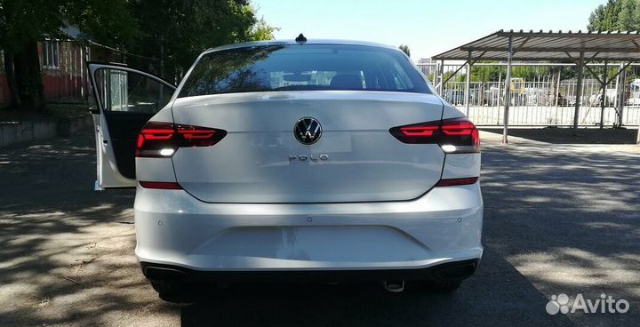 Фольксваген поло 2020 - фонарь правый внутренний