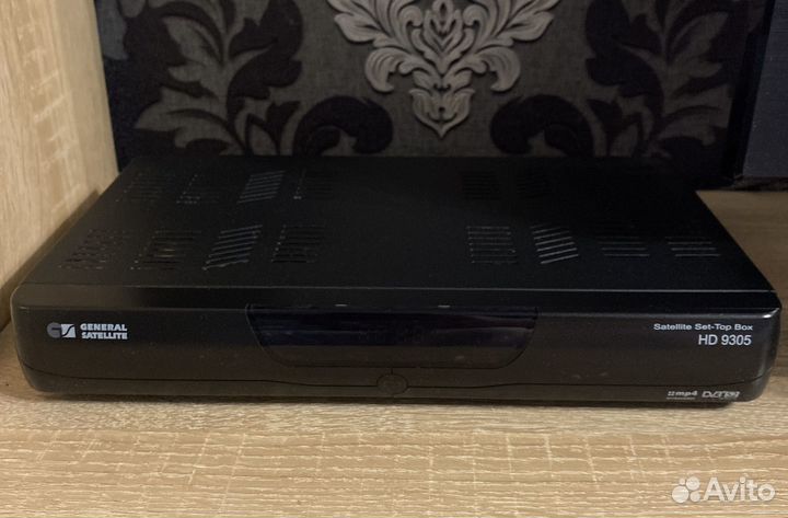 Ресивер триколор HD 9305