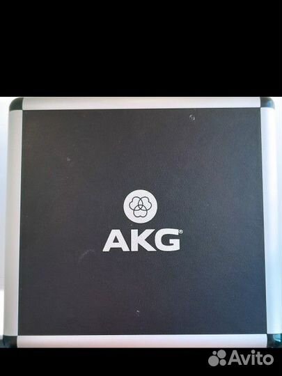 Студийный микрофон akg p220
