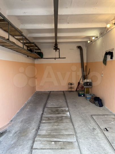 Гараж, > 30 м²