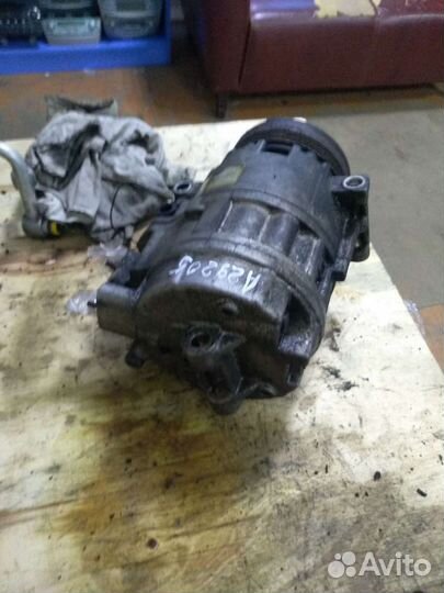 Компрессор кондиционера BMW X5 2004 N62B44 4,4л