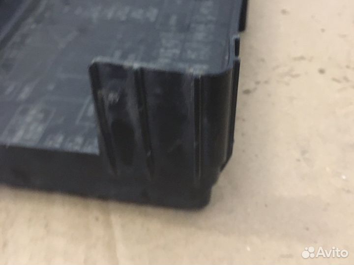 Крышка блока предохранителей Toyota 4Runner