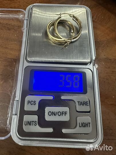 Золотые серьги с бриллиантами