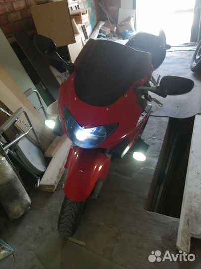 Honda cbr 600 f4
