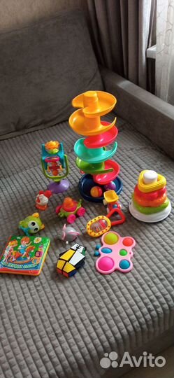 Развивающие игрушки для малышей пакетом