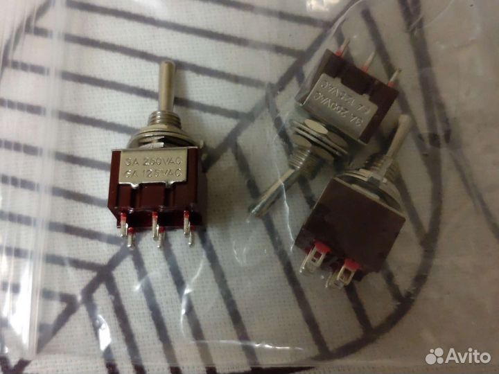 Тумблер трехпозиционный (для гитары)