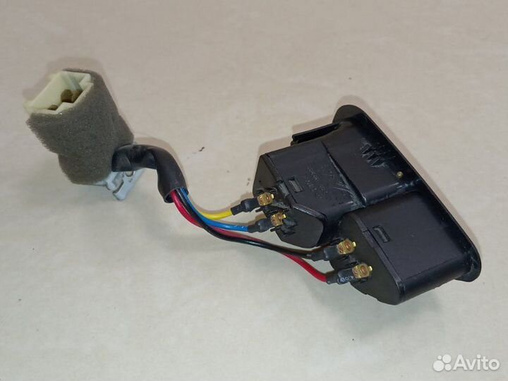 Кнопка открывания багажника Hyundai Sonata EF G4JP