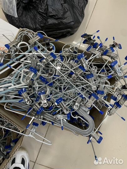 Вешалки плечики с зажимом