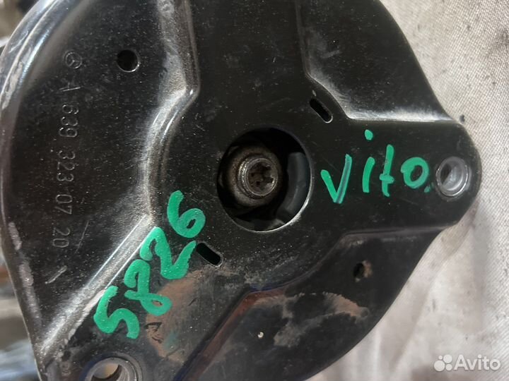 Амортизатор передний левый w639