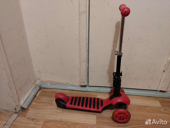 Самокат детский трехколесный