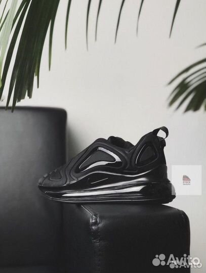 Nike Air Max 720 black