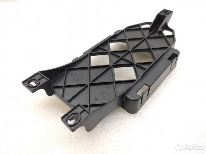 Кронштейн Audi A6 C7 1.8 CYG 2018