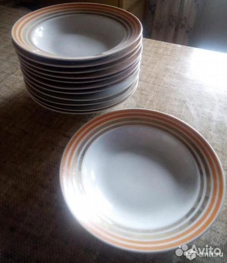 Тарелки СССР глубокие и мелкие двух видов, блюдца