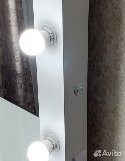 Гримёрное зеркало напольное