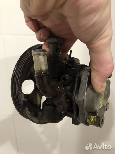 Насос гур лансер 9