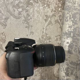 Продам цифровую зеркальную фотокамеру