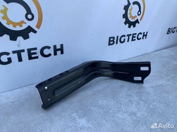 Кронштейн усилителя бампера Mercedes A2076200185