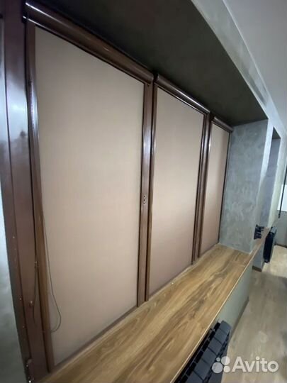 Рулонные шторы в коричневом коробе P9308