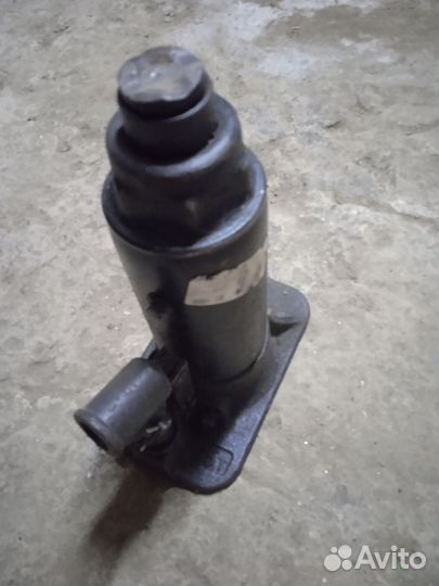 Продаю домкрат гидравлический