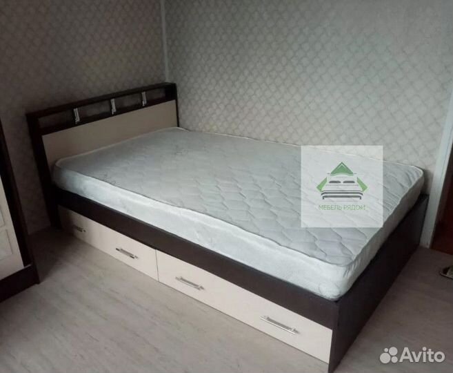 Кровать