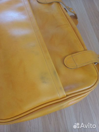 Чемодан ретро