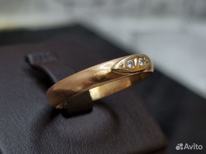 Золотое кольцо 585 пробы массой 2.5 грамма (Р17.5)
