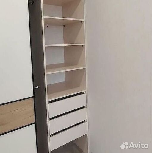 Шкаф с зеркалом